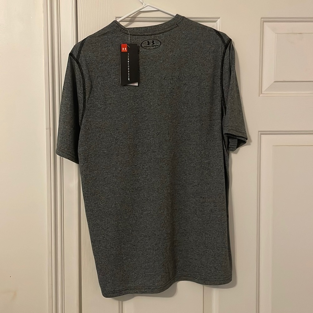 Women’s under armor shirt